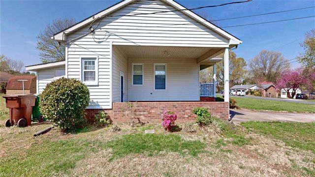 7307 Lansdowne Place, Thomasville, NC 27360