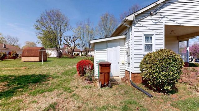7307 Lansdowne Place, Thomasville, NC 27360
