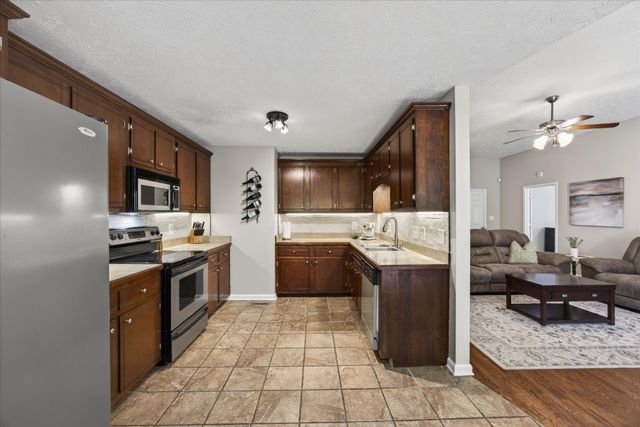 1481 Mutual Dr, Clarksville, TN 37042
