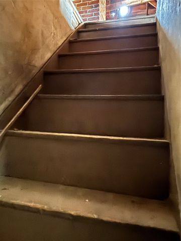 212 East 9th St, Vinton, IA 52349