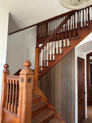 212 East 9th St, Vinton, IA 52349