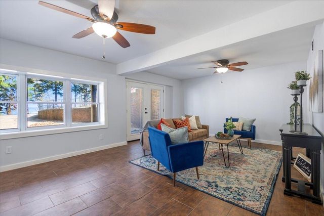 7270 E Panorama Dr, Frankston, TX 75763