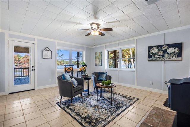 7270 E Panorama Dr, Frankston, TX 75763