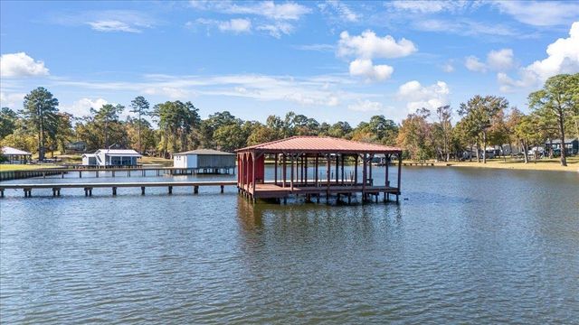 7270 E Panorama Dr, Frankston, TX 75763