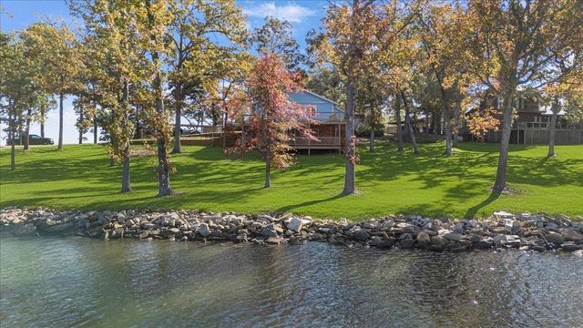 7270 E Panorama Dr, Frankston, TX 75763