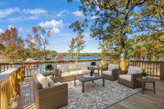 7270 E Panorama Dr, Frankston, TX 75763