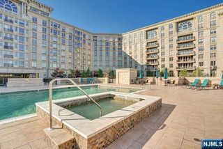 100 Alexander Way TownHouse 10, Edgewater, NJ 07020