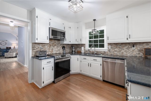 11 Cobblers Mill Road, Newtown, CT 06482