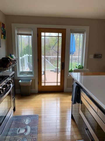 196 South A, Weston, MA 02493