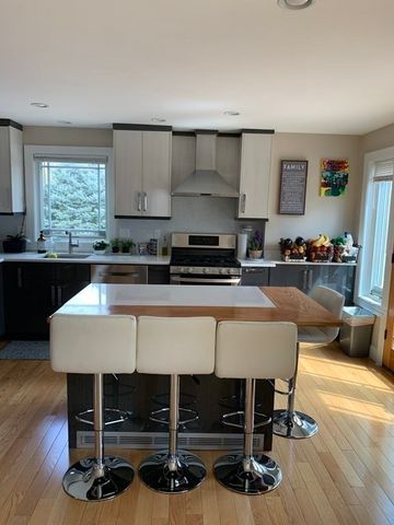 196 South A, Weston, MA 02493