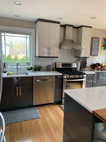 196 South A, Weston, MA 02493