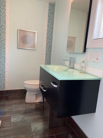 196 South A, Weston, MA 02493