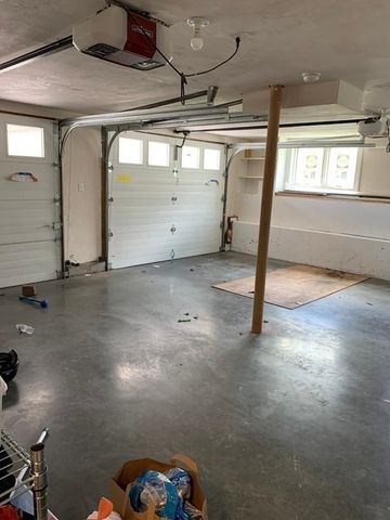 196 South A, Weston, MA 02493