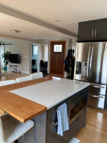 196 South A, Weston, MA 02493