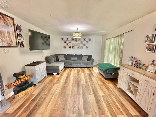 309 Brinker Street, Bellevue, OH 44811