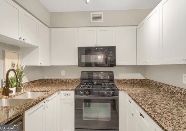 2479 Peachtree Road NE, Atlanta, GA 30305