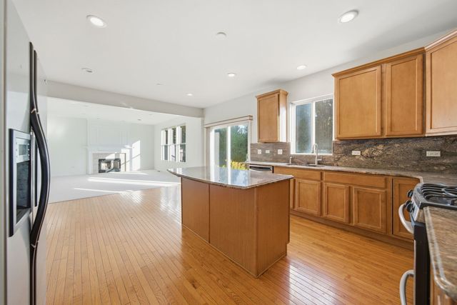 402 Marshall Ash Street, Bolingbrook, IL 60490