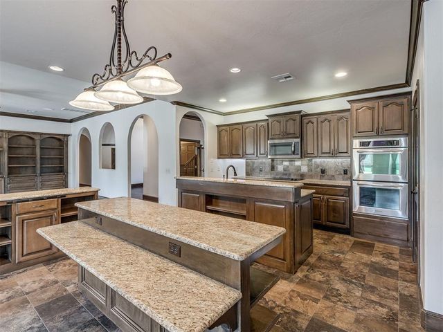 12325 Carriage Way, Oklahoma City, OK 73142