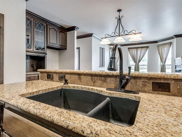 12325 Carriage Way, Oklahoma City, OK 73142