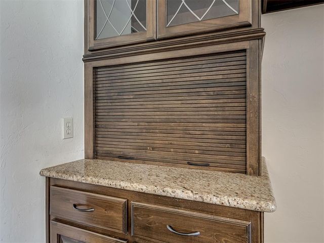 12325 Carriage Way, Oklahoma City, OK 73142