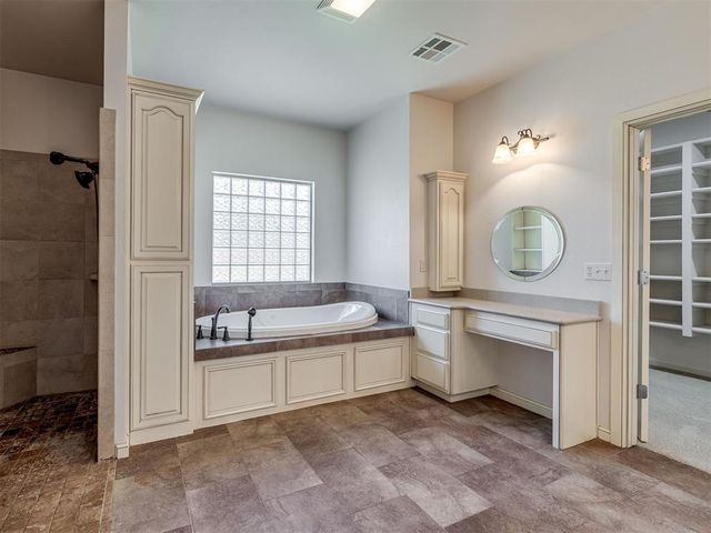 12325 Carriage Way, Oklahoma City, OK 73142