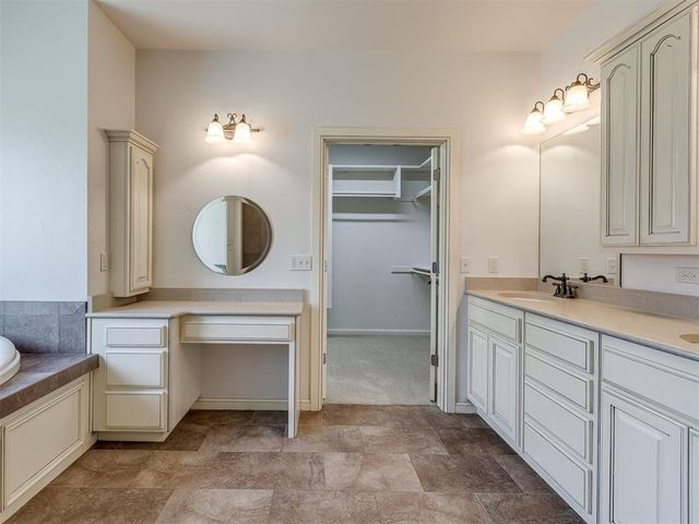 12325 Carriage Way, Oklahoma City, OK 73142