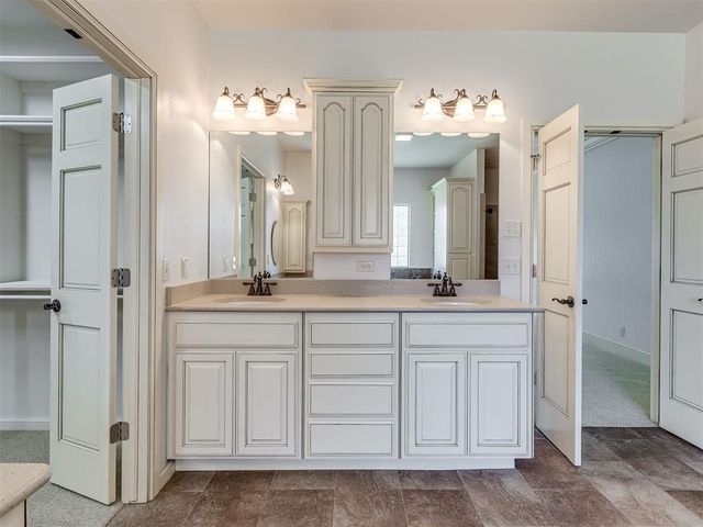 12325 Carriage Way, Oklahoma City, OK 73142