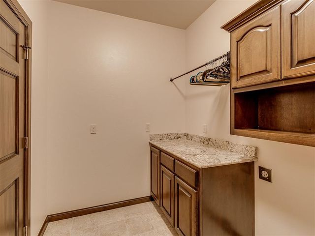 12325 Carriage Way, Oklahoma City, OK 73142