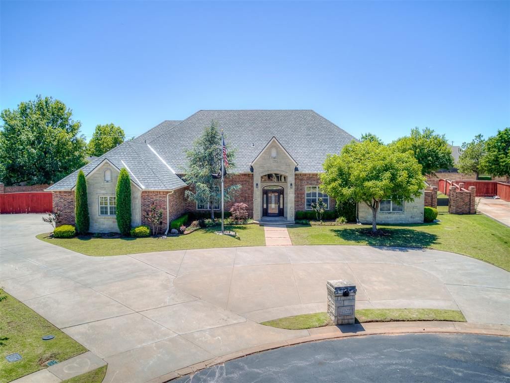 12325 Carriage Way, Oklahoma City, OK 73142