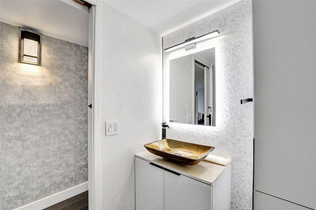 430 Golden Isles Dr 201, Hallandale Beach, FL 33009