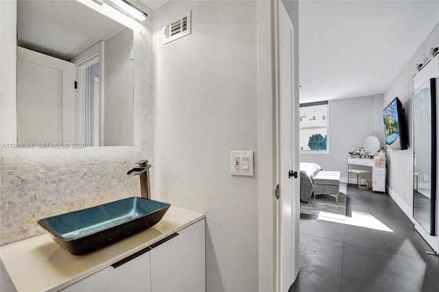 430 Golden Isles Dr 201, Hallandale Beach, FL 33009