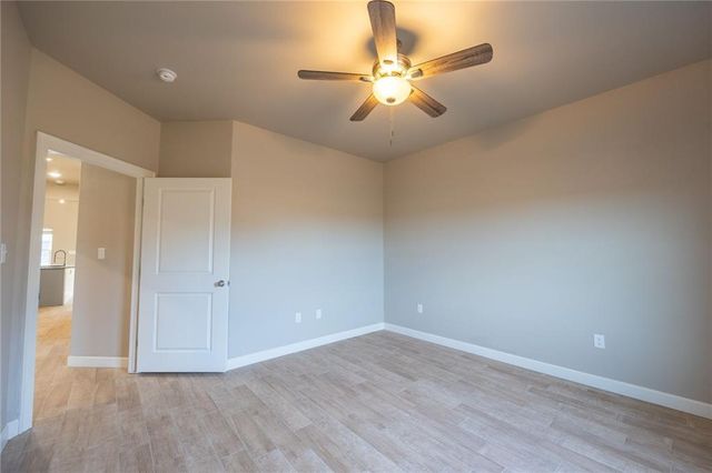 819 Valley Oaks Lane, Centerton, AR 72719