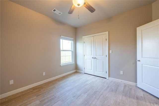 819 Valley Oaks Lane, Centerton, AR 72719
