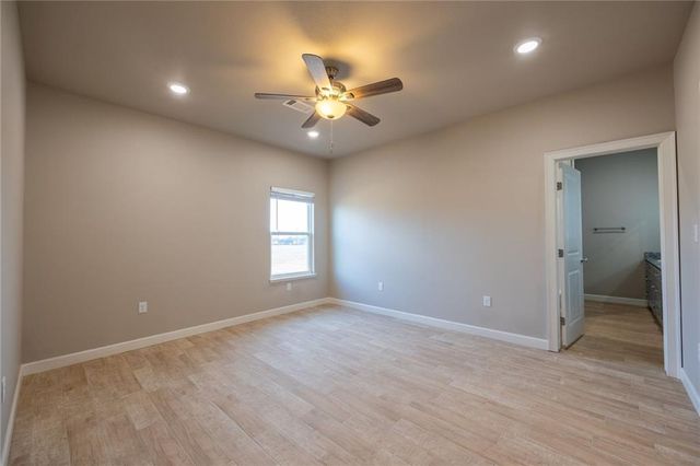 819 Valley Oaks Lane, Centerton, AR 72719