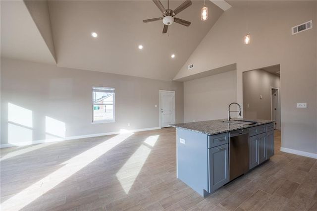 819 Valley Oaks Lane, Centerton, AR 72719