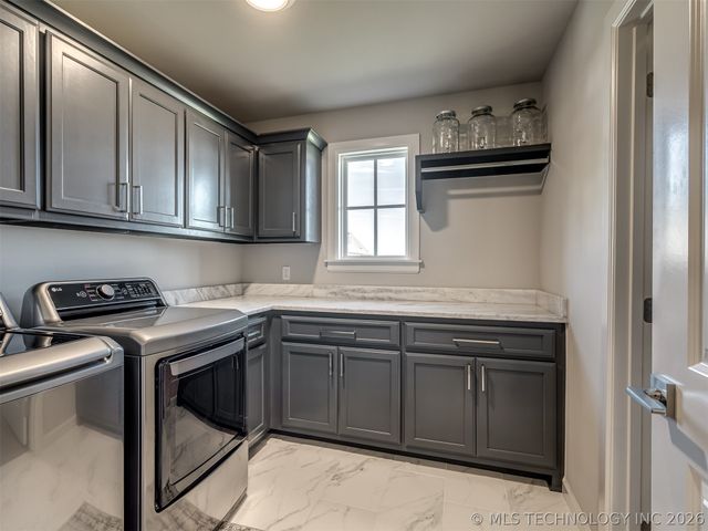 16401 S 1st West Avenue, Glenpool, OK 74033