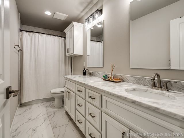 16401 S 1st West Avenue, Glenpool, OK 74033