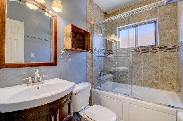 415 Amherst Drive SE, Albuquerque, NM 87106