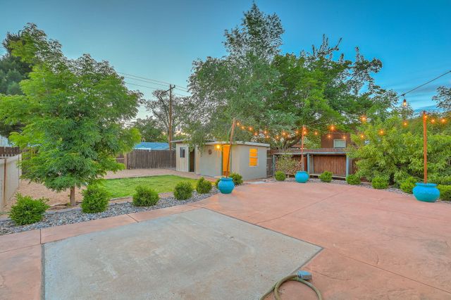 415 Amherst Drive SE, Albuquerque, NM 87106