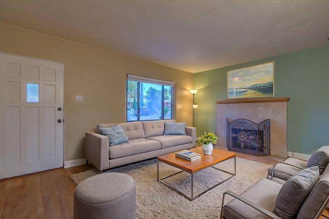 415 Amherst Drive SE, Albuquerque, NM 87106