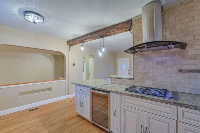 415 Amherst Drive SE, Albuquerque, NM 87106