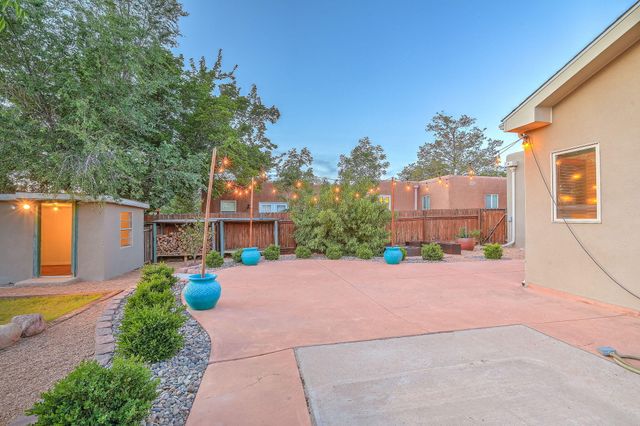 415 Amherst Drive SE, Albuquerque, NM 87106