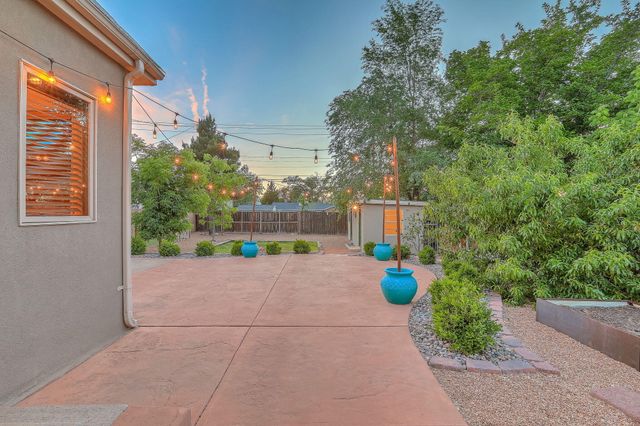 415 Amherst Drive SE, Albuquerque, NM 87106