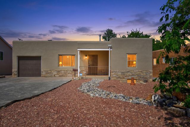 415 Amherst Drive SE, Albuquerque, NM 87106