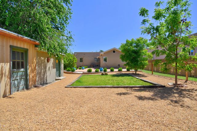 415 Amherst Drive SE, Albuquerque, NM 87106