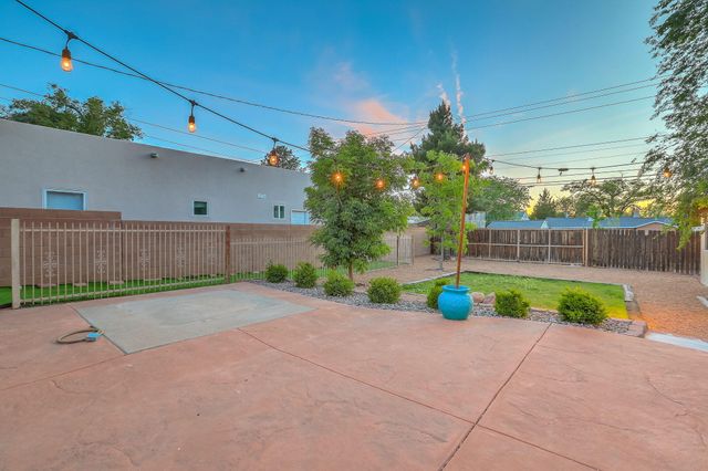 415 Amherst Drive SE, Albuquerque, NM 87106