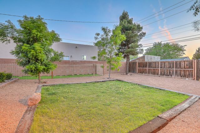 415 Amherst Drive SE, Albuquerque, NM 87106