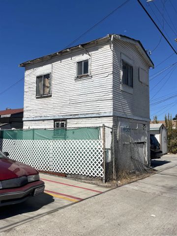 2062-64 Irving St, San Diego, CA 92113
