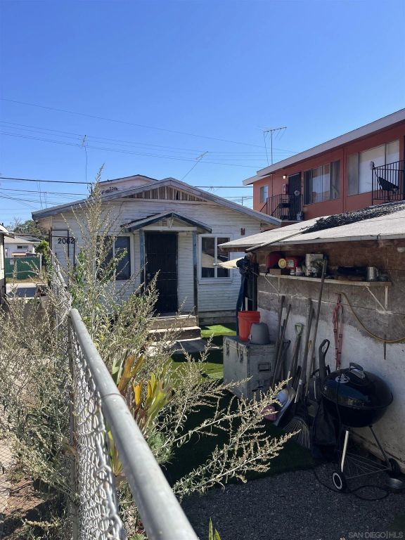 2062-64 Irving St, San Diego, CA 92113