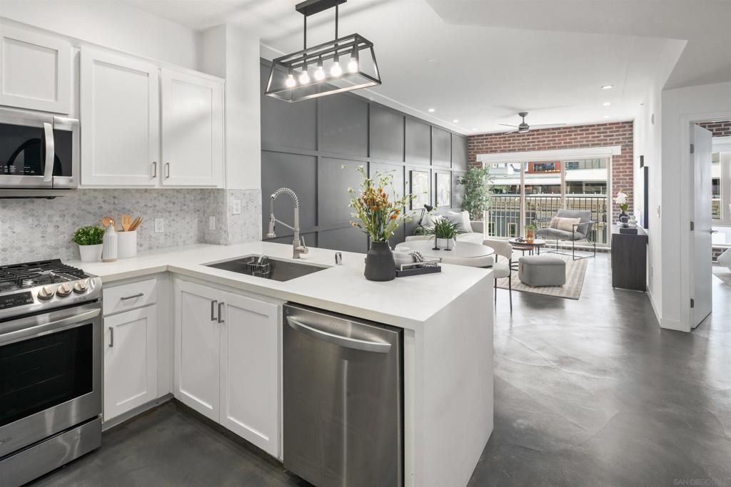 450 J 5151, San Diego, CA 92101 — exterior
